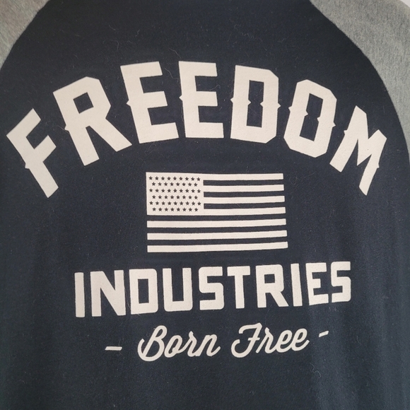 Freedom Industries Born Free Black Gray 3/4 Sleeve Raglan Tee Men's size M - Picture 2 of 6